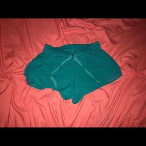 Lulu shorts 2.5 inch